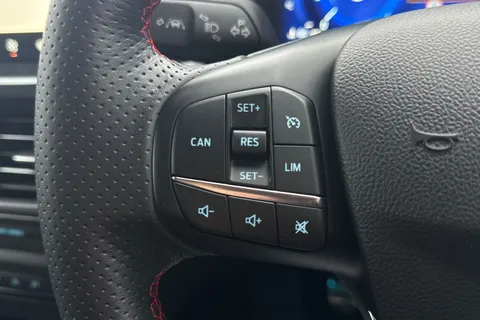 33 of 47 for Ford Focus 2.3T EcoBoost ST Euro 6 (s/s) 5dr