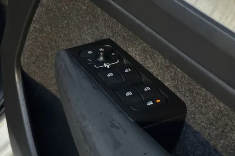 SC71MWO Volvo Xc40 2.0 B4P Inscription 5dr AWD Auto Thumbnail #20