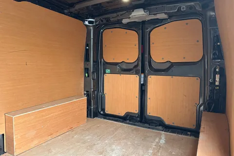 18 of 57 for VOLKSWAGEN TRANSPORTER 2.0 TDI 110 Commerce Plus Van