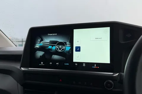 21 of 57 for VOLKSWAGEN TRANSPORTER 2.0 TDI 110 Commerce Plus Van