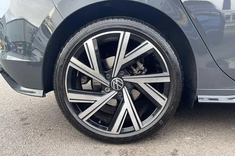 CX23OOE Volkswagen Golf 1.5 TSI R-Line 5dr Thumbnail #7