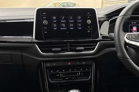 DK25ZMZ Volkswagen T-Roc 1.5 TSI R-Line 5dr Thumbnail #12