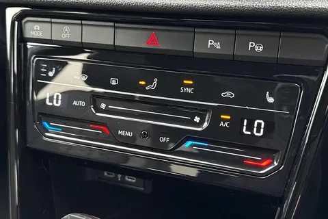 DE74UOL Volkswagen T-Roc 2.0 TDI 150 EVO R-Line 5dr DSG Thumbnail #20