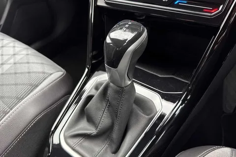 DE74UOL Volkswagen T-Roc 2.0 TDI 150 EVO R-Line 5dr DSG Thumbnail #21