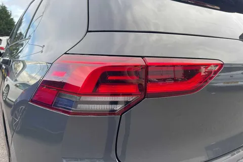 CX23OOE Volkswagen Golf 1.5 TSI R-Line 5dr Thumbnail #17