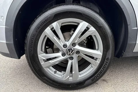 DE74UOL Volkswagen T-Roc 2.0 TDI 150 EVO R-Line 5dr DSG Thumbnail #25