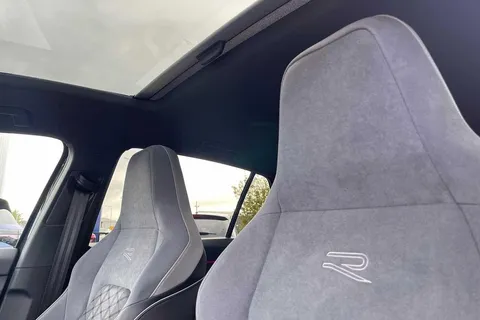 CX23OOE Volkswagen Golf 1.5 TSI R-Line 5dr Thumbnail #22