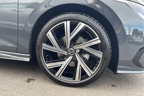 CX23OOE Volkswagen Golf 1.5 TSI R-Line 5dr Thumbnail #25