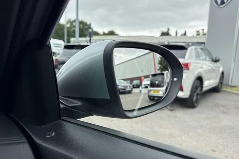 DE74UOL Volkswagen T-Roc 2.0 TDI 150 EVO R-Line 5dr DSG Thumbnail #39