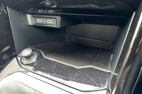 DE74UOL Volkswagen T-Roc 2.0 TDI 150 EVO R-Line 5dr DSG Thumbnail #40