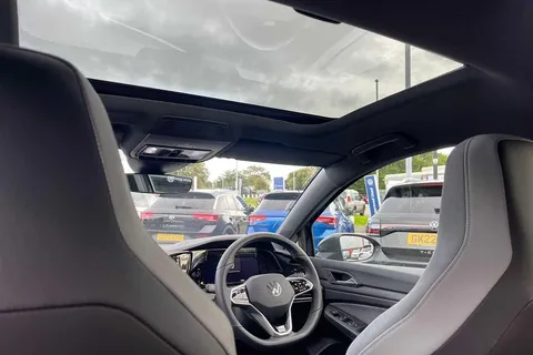 CX23OOE Volkswagen Golf 1.5 TSI R-Line 5dr Thumbnail #44