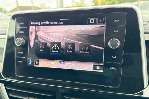 DE74UOL Volkswagen T-Roc 2.0 TDI 150 EVO R-Line 5dr DSG Thumbnail #47