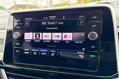 DE74UOL Volkswagen T-Roc 2.0 TDI 150 EVO R-Line 5dr DSG Thumbnail #49