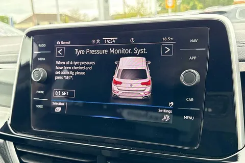 DE74UOL Volkswagen T-Roc 2.0 TDI 150 EVO R-Line 5dr DSG Thumbnail #53