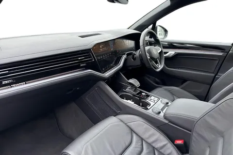 8 of 57 for VOLKSWAGEN TOUAREG 3.0 V6 TDI 4Motion 286 Black Edition 5dr Tip Auto