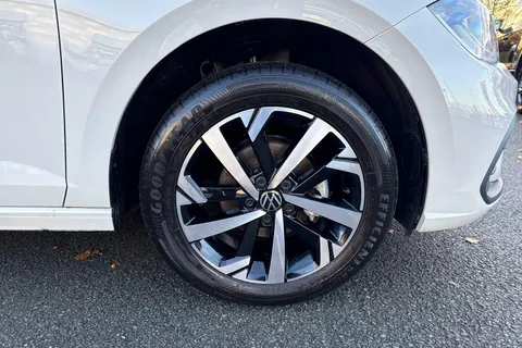 DF25FDJ Volkswagen Polo 1.0 TSI Match 5dr Thumbnail #6