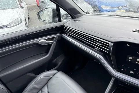 14 of 57 for VOLKSWAGEN TOUAREG 3.0 V6 TDI 4Motion 286 Black Edition 5dr Tip Auto