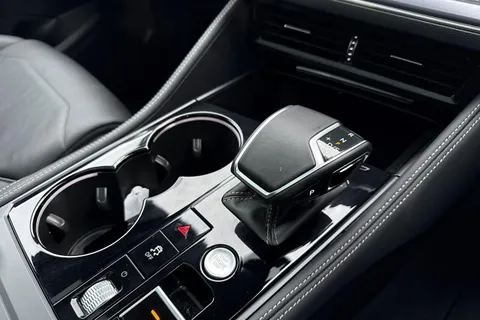 19 of 57 for VOLKSWAGEN TOUAREG 3.0 V6 TDI 4Motion 286 Black Edition 5dr Tip Auto