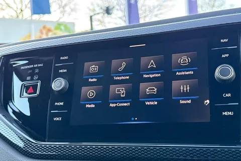 DF25FDJ Volkswagen Polo 1.0 TSI Match 5dr Thumbnail #11