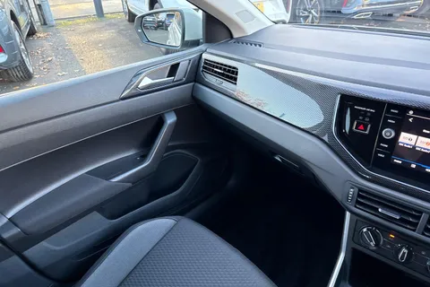 DF25FDJ Volkswagen Polo 1.0 TSI Match 5dr Thumbnail #14