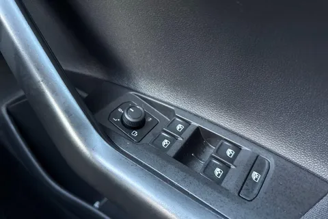 DF25FDJ Volkswagen Polo 1.0 TSI Match 5dr Thumbnail #24