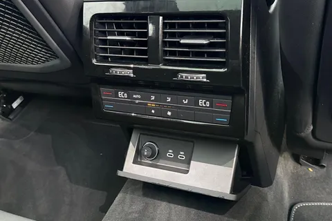 44 of 57 for VOLKSWAGEN TOUAREG 3.0 V6 TDI 4Motion 286 Black Edition 5dr Tip Auto