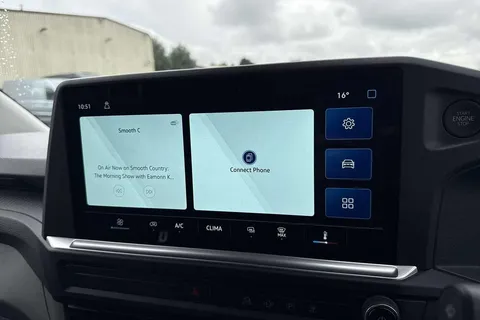 PN25OYU Volkswagen Transporter 2.0 TDI 150 Commerce Plus Van Thumbnail #12