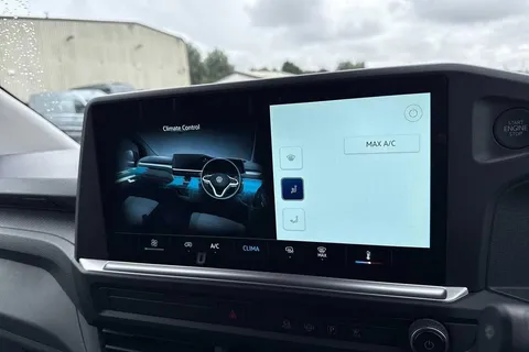 PN25OYU Volkswagen Transporter 2.0 TDI 150 Commerce Plus Van Thumbnail #19