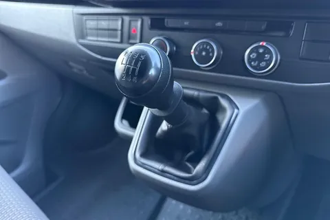 PK72ZDJ Volkswagen Transporter 2.0 TDI 150 Highline Van Thumbnail #19