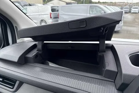 PN25OYU Volkswagen Transporter 2.0 TDI 150 Commerce Plus Van Thumbnail #37