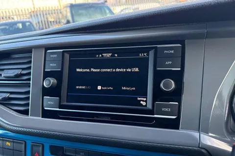 DG21TNV Volkswagen Transporter 2.0 TDI 110 Highline Van Thumbnail #33