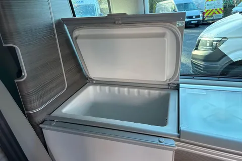 33 of 51 for Volkswagen California Ocean SWB EU6 150 PS 2.0 TDI BMT 7sp DSG