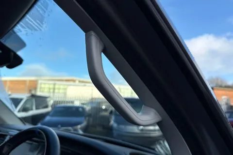 DG21TNV Volkswagen Transporter 2.0 TDI 110 Highline Van Thumbnail #36