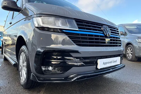 DG21TNV Volkswagen Transporter 2.0 TDI 110 Highline Van Thumbnail #37