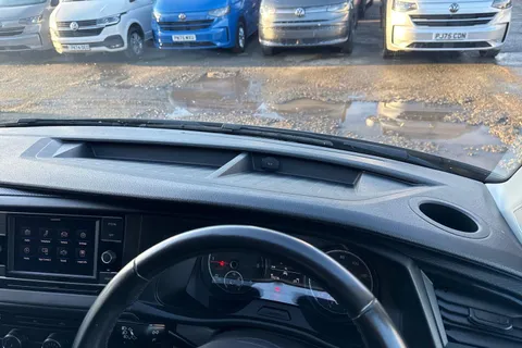 PK72ZDJ Volkswagen Transporter 2.0 TDI 150 Highline Van Thumbnail #39