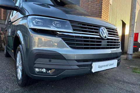 PK72ZDJ Volkswagen Transporter 2.0 TDI 150 Highline Van Thumbnail #40