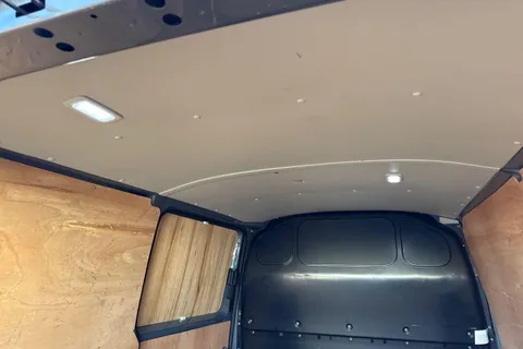 DG21TNV Volkswagen Transporter 2.0 TDI 110 Highline Van Thumbnail #41