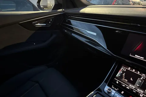 PX75XOM Audi Q8 50 TDI Quattro Black Edition 5dr Tiptronic Thumbnail #14