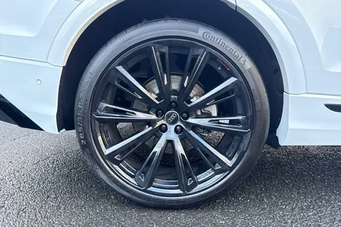 PX75XOD Audi Q8 50 TDI Quattro Black Edition 5dr Tiptronic Thumbnail #23