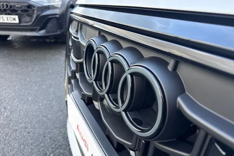 PX75XOD Audi Q8 50 TDI Quattro Black Edition 5dr Tiptronic Thumbnail #24