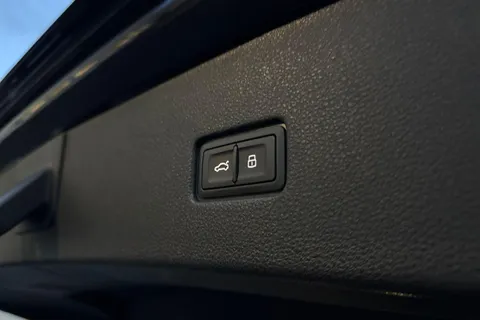 PX75XOM Audi Q8 50 TDI Quattro Black Edition 5dr Tiptronic Thumbnail #36