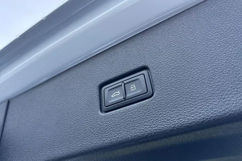 PX75XOD Audi Q8 50 TDI Quattro Black Edition 5dr Tiptronic Thumbnail #36