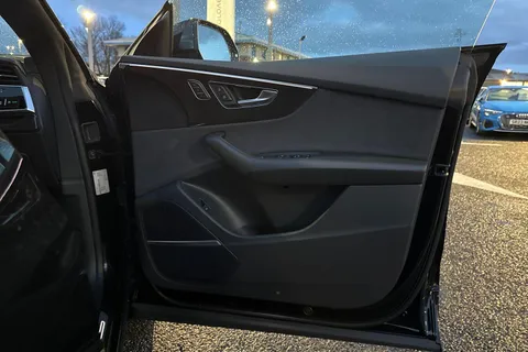 PX75XOM Audi Q8 50 TDI Quattro Black Edition 5dr Tiptronic Thumbnail #46