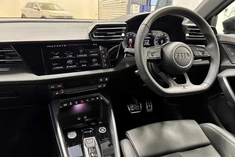 KY25CEA Audi A3 Black Edition 35 TFSI 150 PS S tronic Thumbnail #2