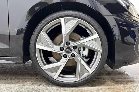 KY25CEA Audi A3 Black Edition 35 TFSI 150 PS S tronic Thumbnail #5