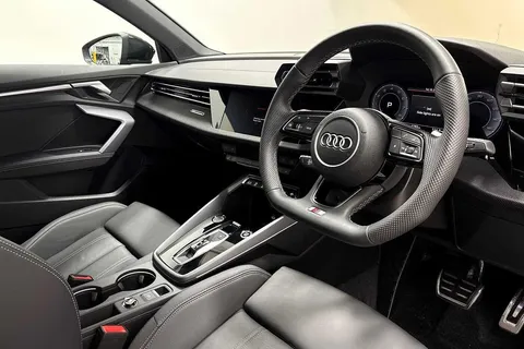 KY25CEA Audi A3 Black Edition 35 TFSI 150 PS S tronic Thumbnail #6