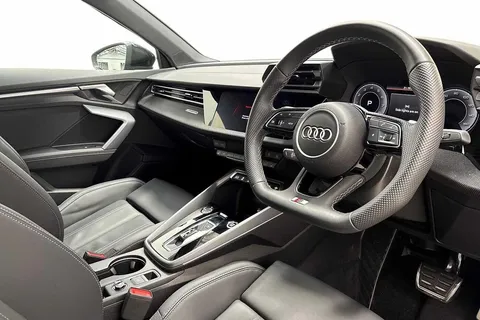 KM74MJV Audi A3 Black Edition 35 TFSI 150 PS S tronic Thumbnail #6