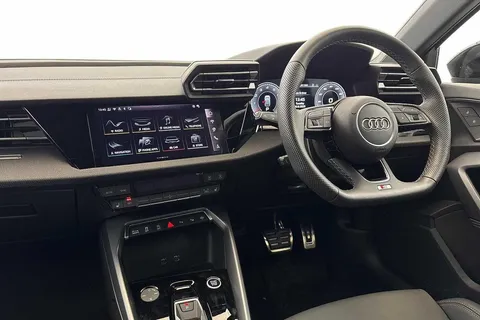 KY25CGV Audi A3 Black Edition 35 TFSI 150 PS S tronic Thumbnail #2