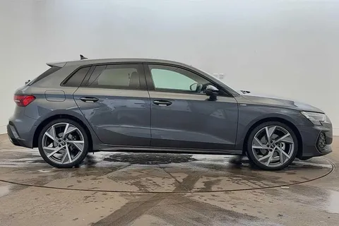 KY25CGV Audi A3 Black Edition 35 TFSI 150 PS S tronic Thumbnail #4