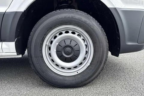 DF75TXW Volkswagen Crafter CR35 Panel van Commerce Plus LWB Maxi 140 PS 2.0 TDI 6sp Man - Camera/Step Thumbnail #5